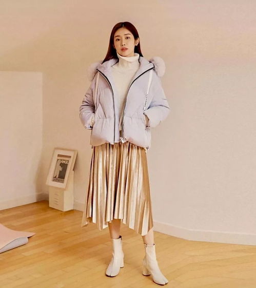 今春王炸服装组合 半裙外套与连衣裙外套的绝妙搭配